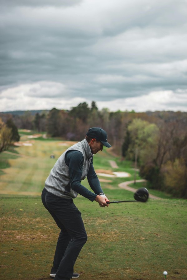Les meilleures vestes de golf pour homme : style et performance